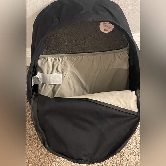 Fjällräven Vargdag 25L Backpack NWOT - Picture 9 of 16